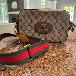 Neo Vintage Crossbody